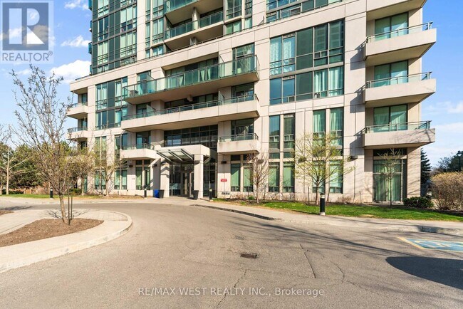 3515-3515 Kariya Dr in Mississauga, ON - Building Photo - Building Photo