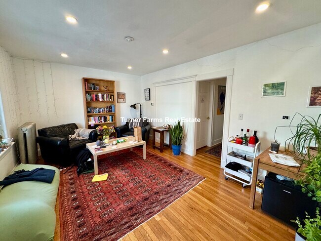 24 Chetwynd Rd, Unit 1