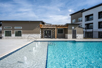 The Lofts at Bridgewood in Oak Grove, MO - Foto de edificio - Building Photo