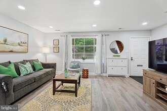 205 Woodside Cir in Dresher, PA - Building Photo - Building Photo