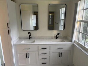 11077 Longboat Dr in Hollywood, FL - Building Photo - Building Photo