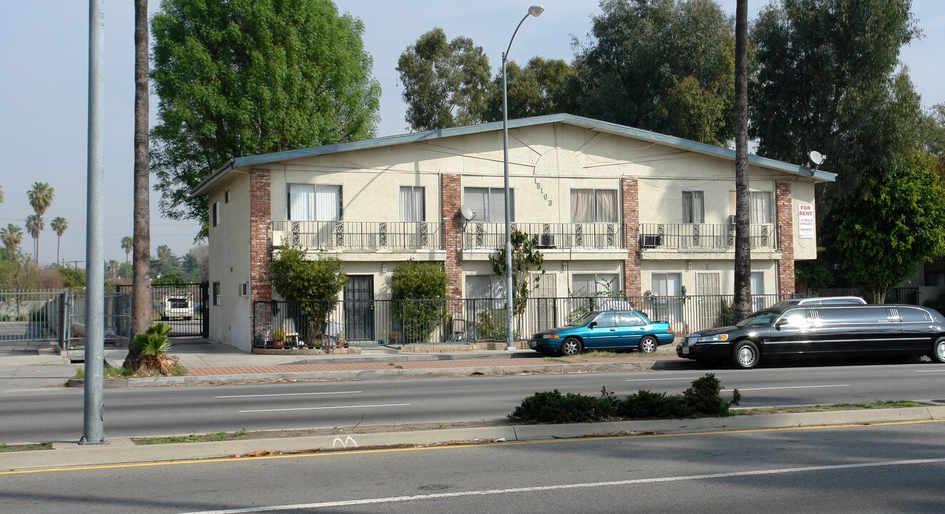 15163 Sherman Way in Van Nuys, CA - Building Photo