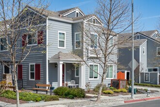 731 S Jefferson St in Napa, CA - Foto de edificio - Building Photo