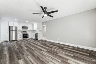 2790 W T C Jester Blvd in Houston, TX - Building Photo - Building Photo