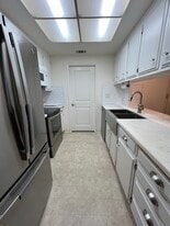 9012 Cornwall Dr in Stockton, CA - Building Photo