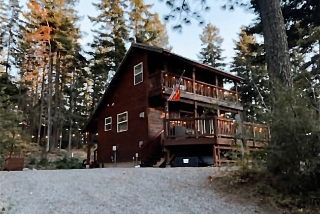 property at 1460 Pineloch Sun Dr