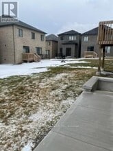 928 Rexton Dr in Oshawa, ON - Building Photo - Building Photo