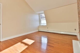 82 Bremen St, Unit 2 in Boston, MA - Building Photo - Building Photo