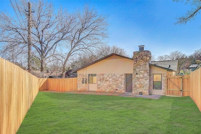 1402 Valleyridge Cir