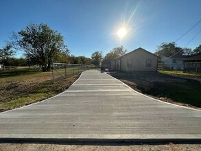 8310 Park St in Needville, TX - Building Photo - Building Photo