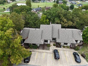 88 Beaver Dr in Holiday Island, AR - Building Photo - Building Photo