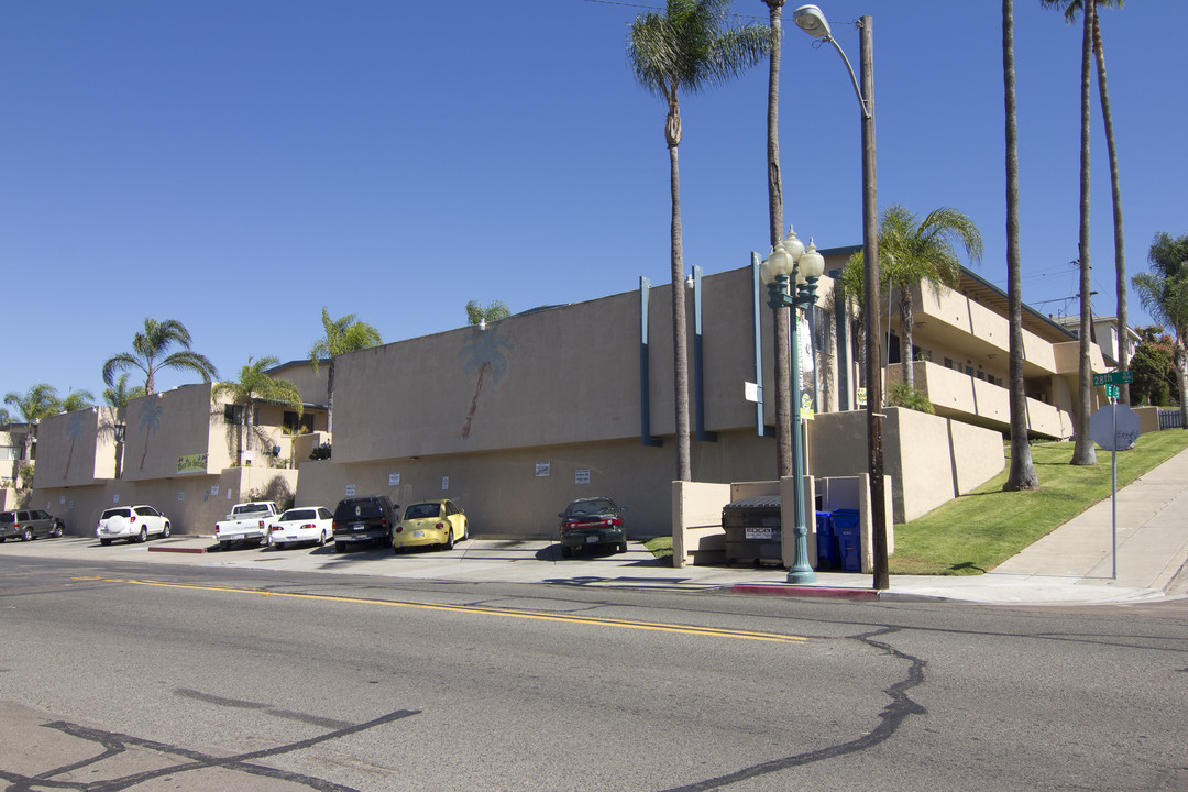 Palm Terrace Apartments in San Diego, CA - Building Photo