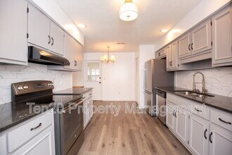 2838 White Chapel Dr in Columbus, GA - Building Photo - Building Photo