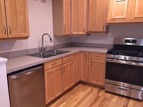 115 W Maumee St, Unit 2 in Adrian, MI - Building Photo - Building Photo