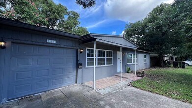 2421 Laura Pl in Orlando, FL - Building Photo - Building Photo