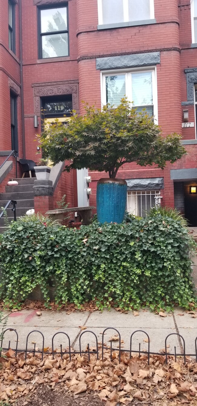 117 V St NW in Washington, DC - Building Photo - Building Photo