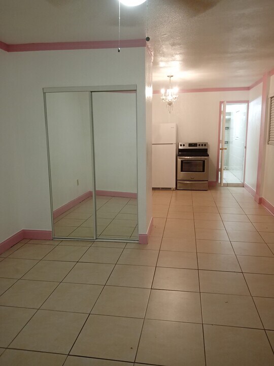 2213 Parker Ave in Ft. Myers, FL - Foto de edificio