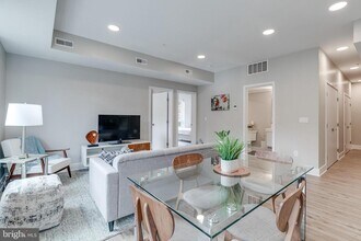 1952 Bryn Mawr Ave in Philadelphia, PA - Building Photo - Building Photo