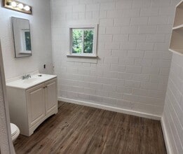 7001 Rogue River Hwy in Grants Pass, OR - Building Photo - Building Photo