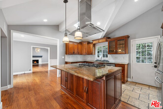 1492 Allenford Ave in Los Angeles, CA - Building Photo - Building Photo