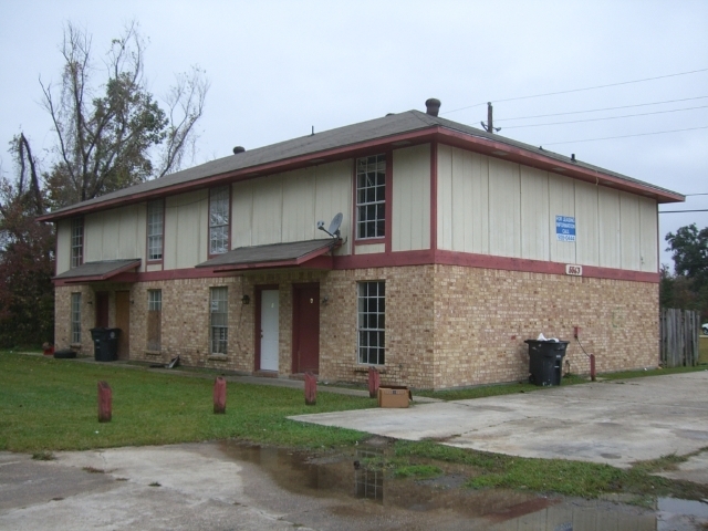 5563 Regatta Dr in Baton Rouge, LA - Foto de edificio