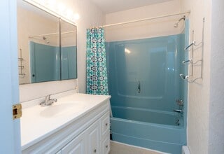 322 Village Way in Qualicum Beach, BC - Building Photo - Building Photo