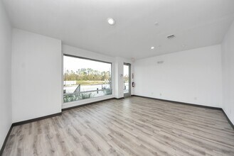 18716 Centro Main St in Shenandoah, TX - Building Photo - Building Photo