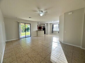 926 SW 32nd Terrace in Cape Coral, FL - Building Photo - Building Photo