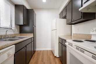 Villas of La Costa Apartments in Austin, TX - Building Photo - Interior Photo