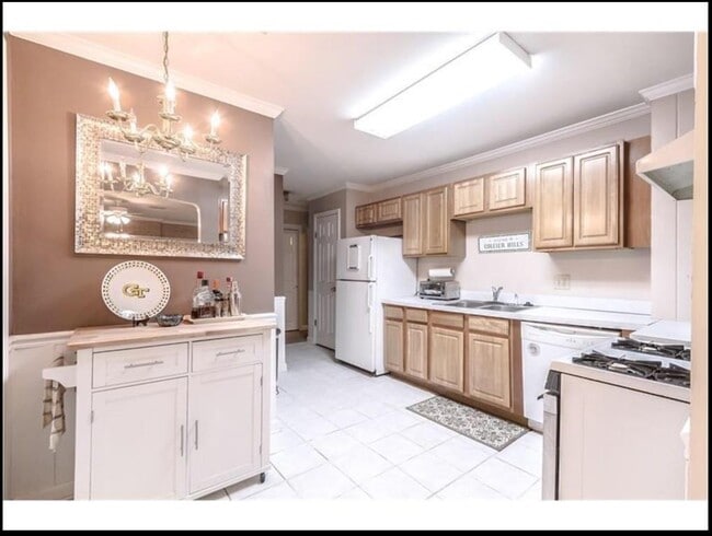 property at 432 Collier Rd NW