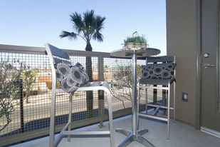 Mason Oliver in Phoenix, AZ - Building Photo