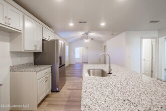 8025 Date Ave in Lubbock, TX - Building Photo - Building Photo
