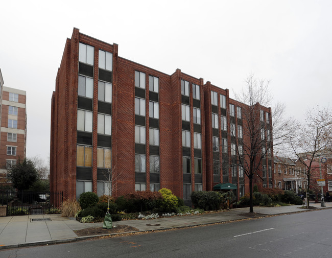 1318 22nd St NW in Washington, DC - Foto de edificio - Building Photo