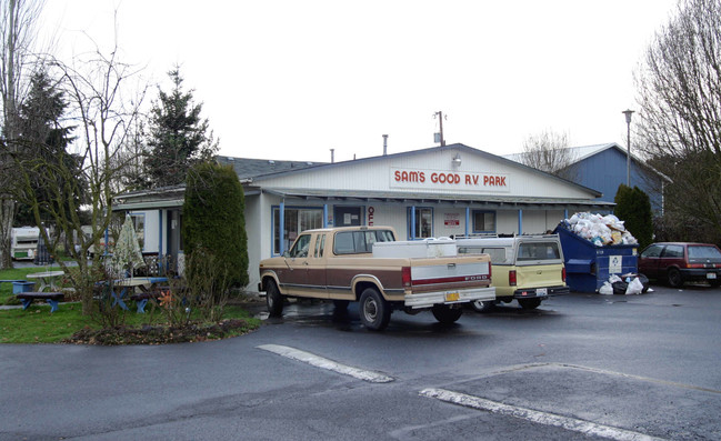 Sam's Good Rv Park in Vancouver, WA - Foto de edificio - Building Photo