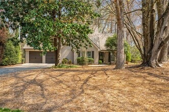 1813 N Creek Cir in Alpharetta, GA - Building Photo - Building Photo