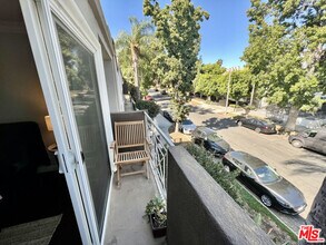 355 N Maple St in Burbank, CA - Building Photo - Building Photo