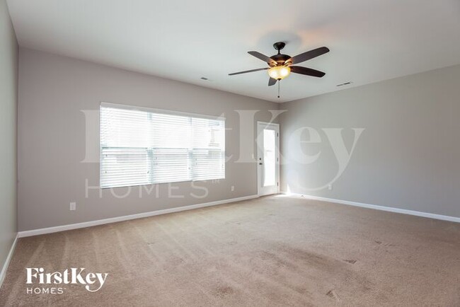 8120 Dumphries Dr in Huntersville, NC - Building Photo - Building Photo