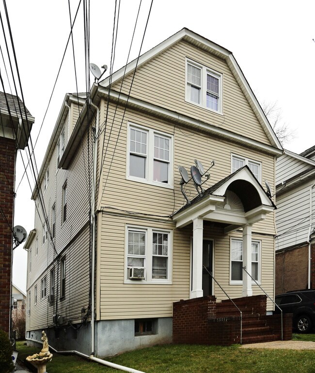 13 Watson Ave in Elizabeth, NJ - Building Photo - Building Photo