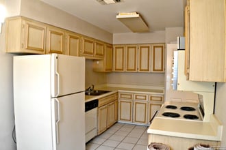 165 W Rampart Dr, Unit 704 in San Antonio, TX - Foto de edificio - Building Photo