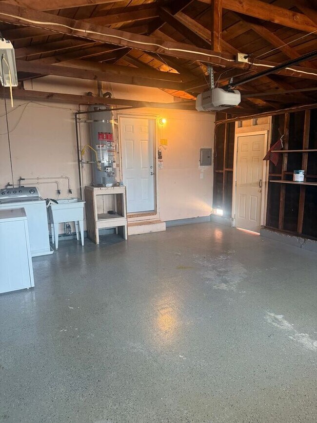 24728 Stone Ct in Hayward, CA - Building Photo - Building Photo