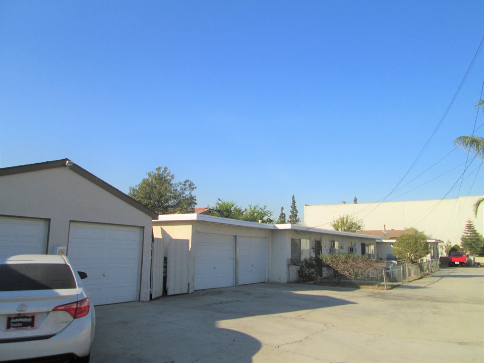 7331 Motz St in Paramount, CA - Building Photo