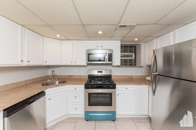 1944 N Bissell St, Unit G in Chicago, IL - Foto de edificio - Building Photo