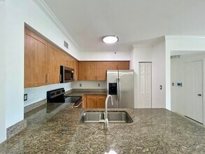 6450 Emerald Dunes Dr in West Palm Beach, FL - Building Photo - Building Photo