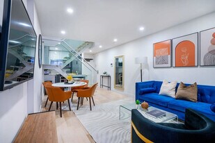 244 E 75th St in New York, NY - Building Photo