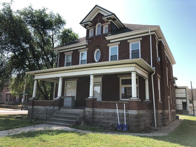 property at 249 E 16th Ave