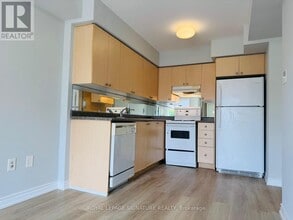 2285-2285 Bur Oak Ave in Markham, ON - Building Photo - Building Photo