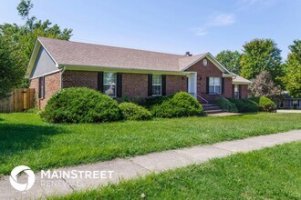 8700 Avondale Ct in Jeffersontown, KY - Building Photo - Building Photo