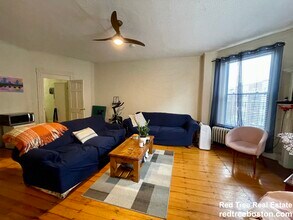 916 Beacon St, Unit 2 in Boston, MA - Building Photo - Building Photo