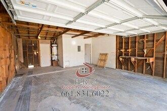 1308 McDonald Way-Unit -B in Bakersfield, CA - Foto de edificio - Building Photo