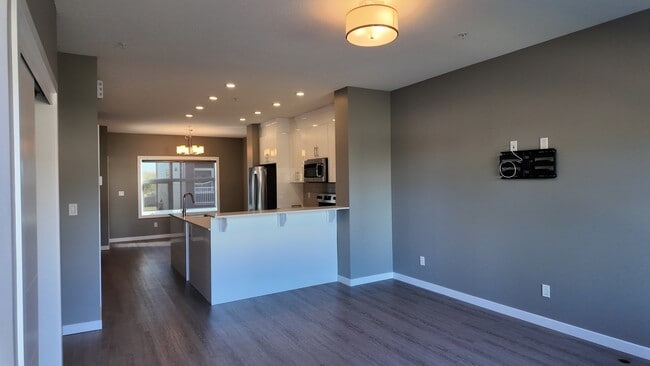 property at 1631 Hammond Cres NW
